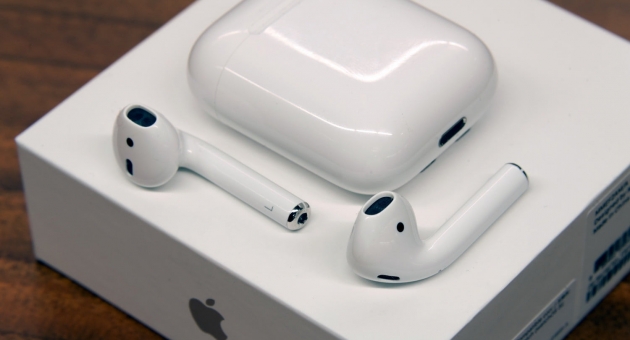  Apple AirPods 2:  